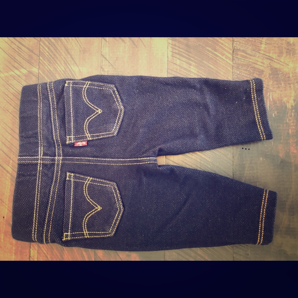 Levi’s pants 3-6 month